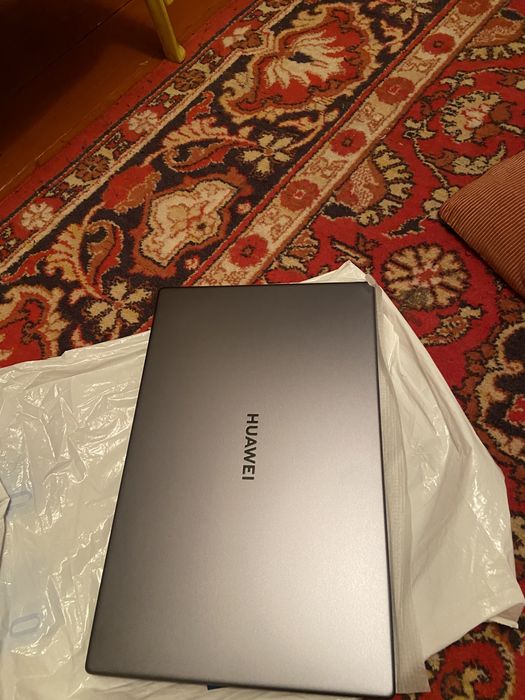 Huawei Core i5 D15 1155G7 очень стильный