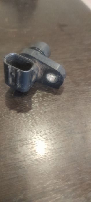 Датчик положения колленвала мазда3 2006год