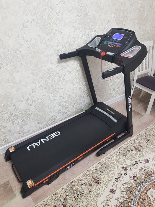 Продам беговую дорожку Genau