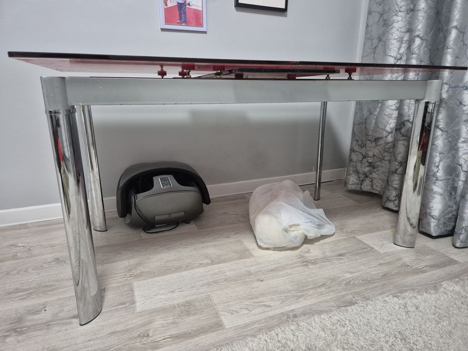 Стол стеклянный раздвижной