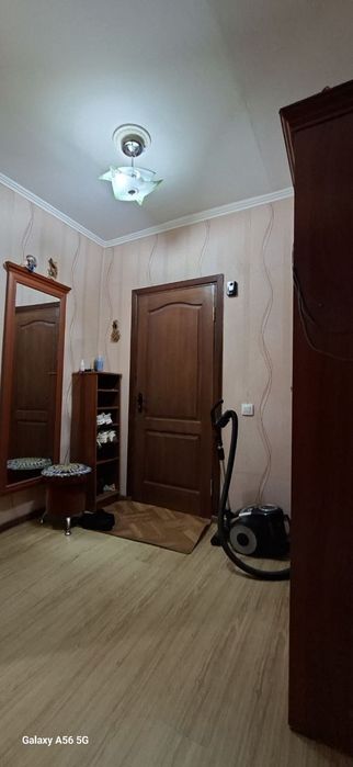 Чиланзар 8. 77 серия.  Продается 2 комнатная.  Срочно Ипотека