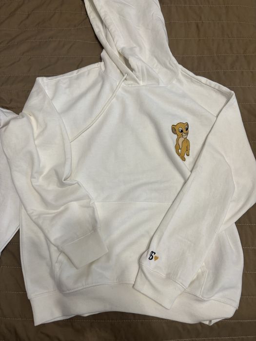 Худита(суичъри)-чисто нови не са обличани ,по  поръчака са направени