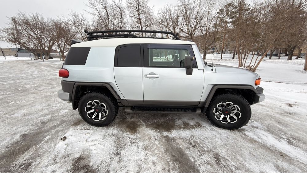 Toyota FJ CRUISER 2008 год