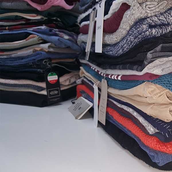 Haine  si incaltaminte noi si second -en gros