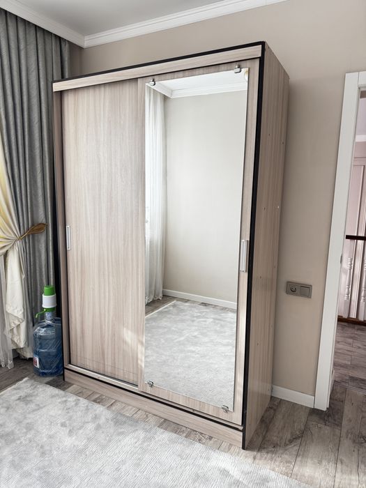 Срочно продам шкаф купе и комод