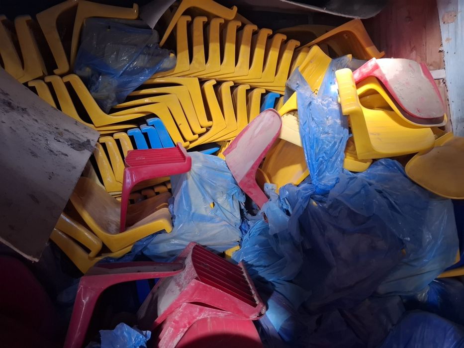 Пластиковое кресла