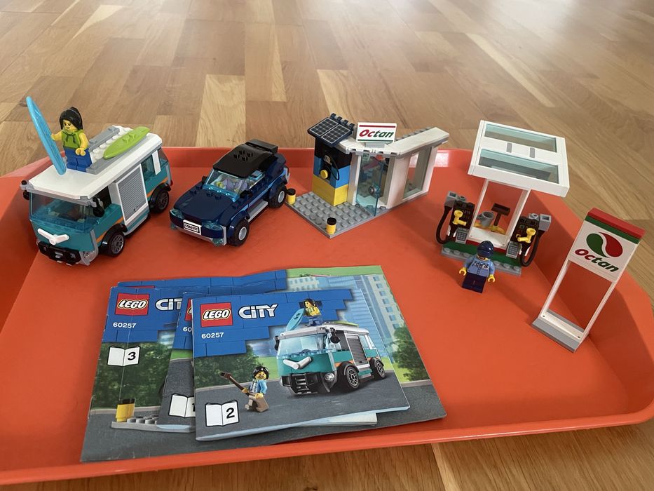 Lego city statie de service