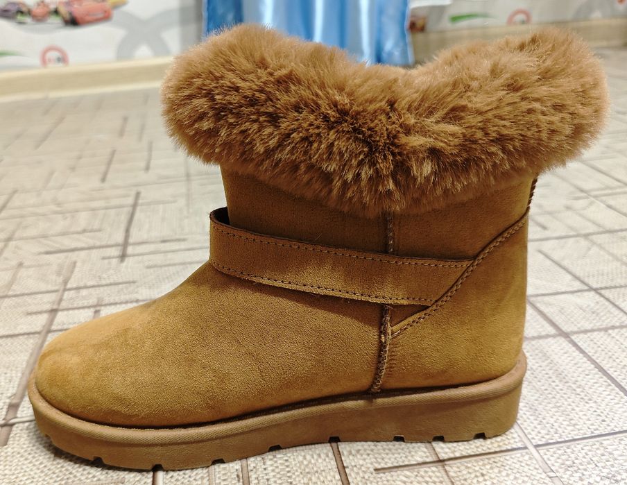 Угги            .