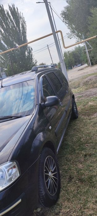 Продам Лада Ларгус