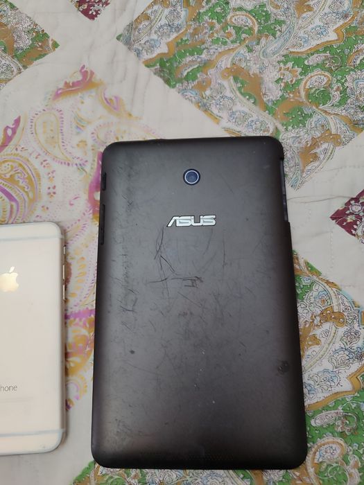 Смартфон некоторые рабочие можно на запчасти