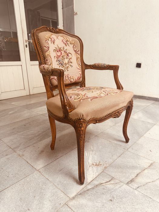 Винтидж фотьойл Louis XV (рококо) – масивно дърво, гобленова дамаска