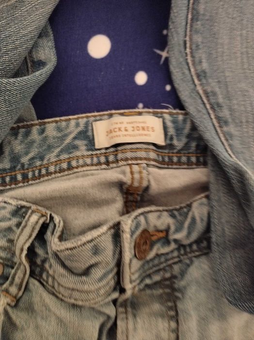 4 perechi de blugi pentru barbati