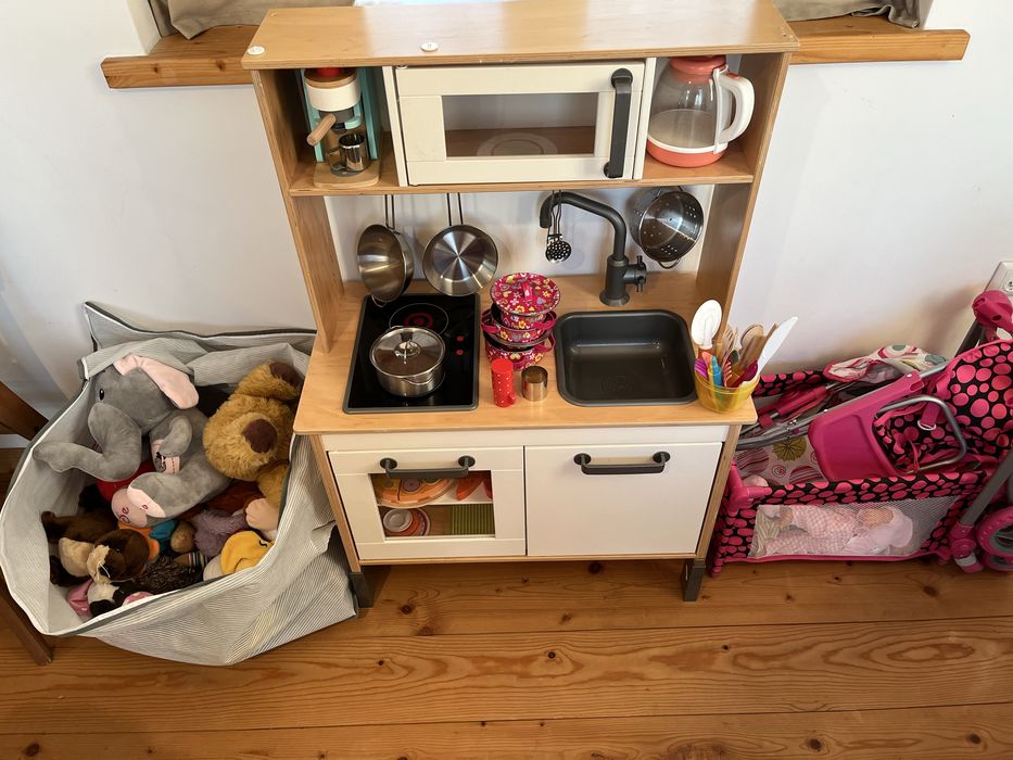 Детцка кухня и играчки