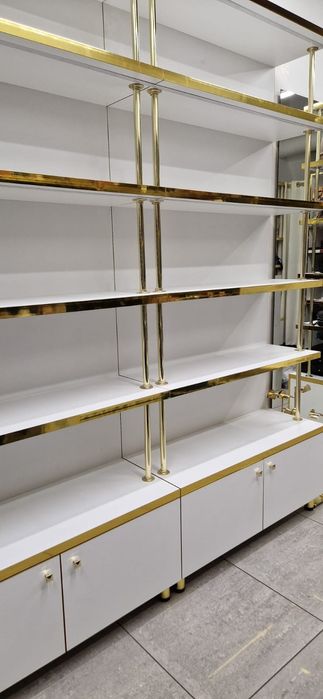 Полки из двух листов. Плотные. С подсветкой