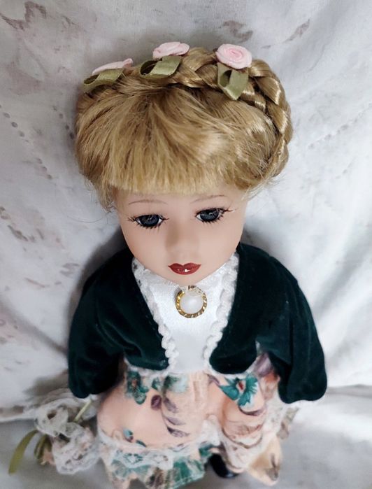 Порцеланова кукла