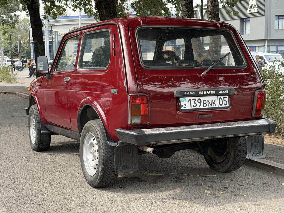 Нива 2003 год в отличном состояний
