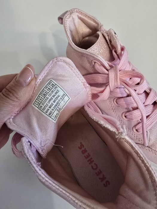 Sneakers fetite
Mărimea 28,5
18 cm in interior
Stare foarte buna
80 lei