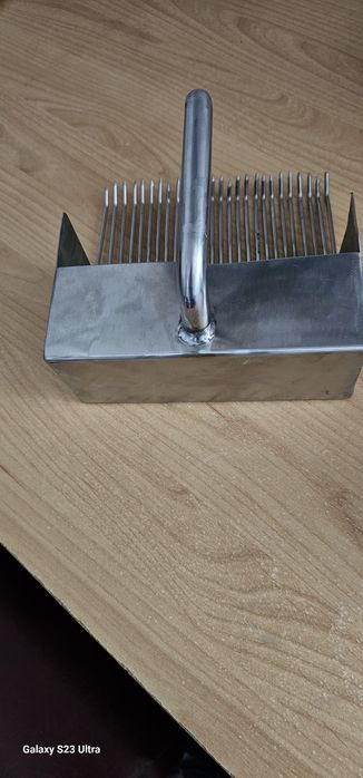 Vând pieptene pentru afine