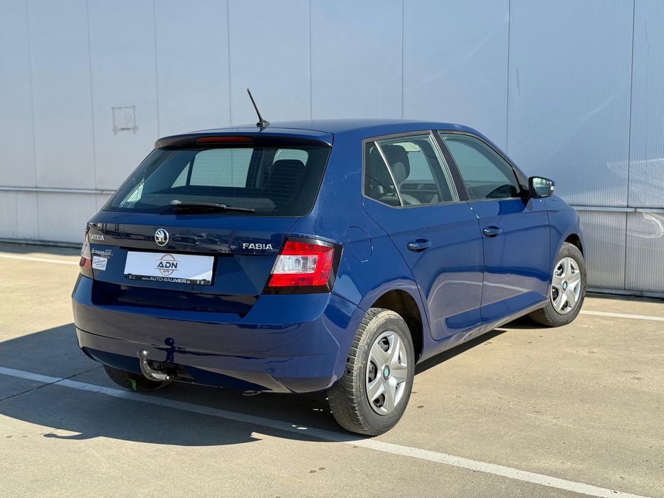 Skoda Fabia an 2016, benzina mpi fara turbo, clima, navi cu touch