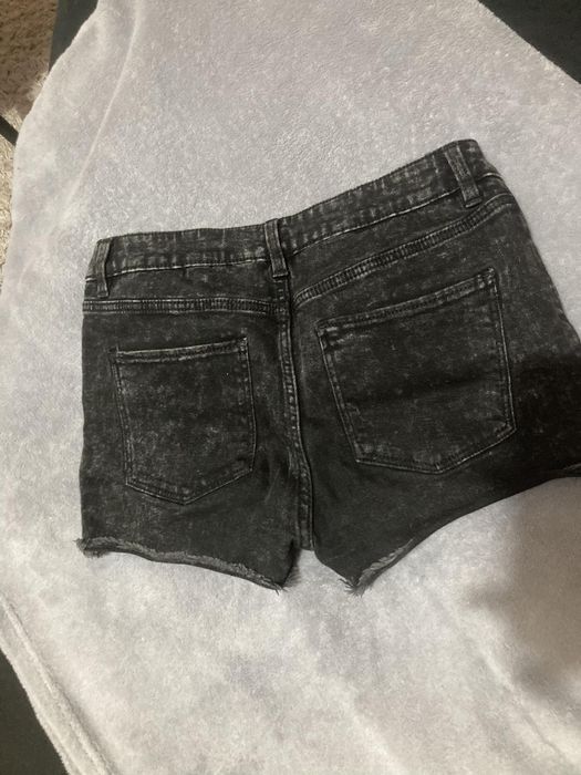 Три чифта късо дънкови панталонки