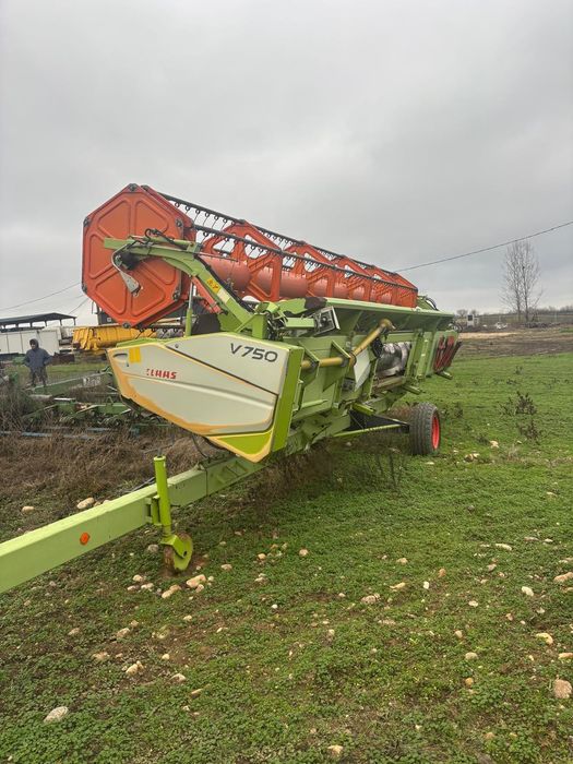 Vând combină Claas lexion 750