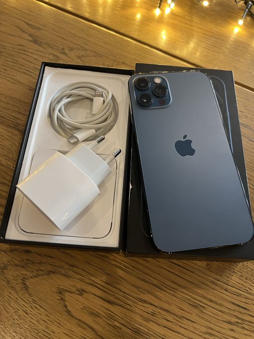 Телефона е със сменена оргинална батерия 100%  , процесор бета 256 гб