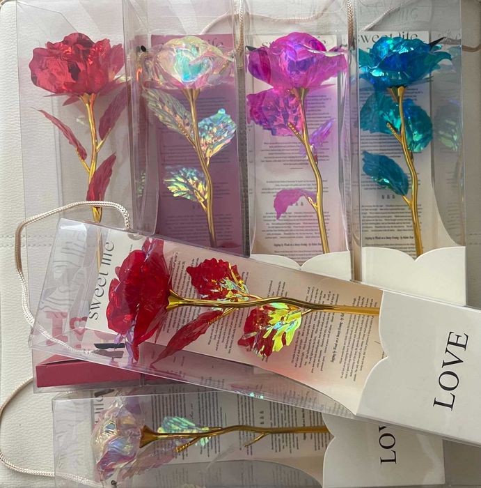 Вечна роза в кутия!Подарък за жена,момиче!Свети Валентин,8 март