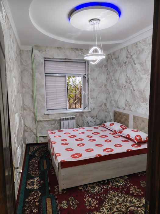 Сдаëтся 2х комнатная на втором этаже кирпичном доме