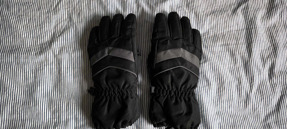 Детски ръкавички чисто нови!