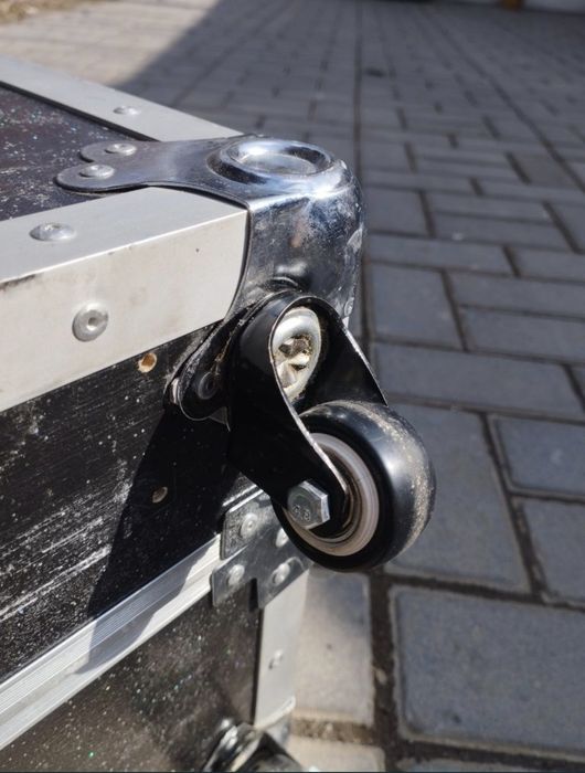 Чемодан, транспортировочный кейс