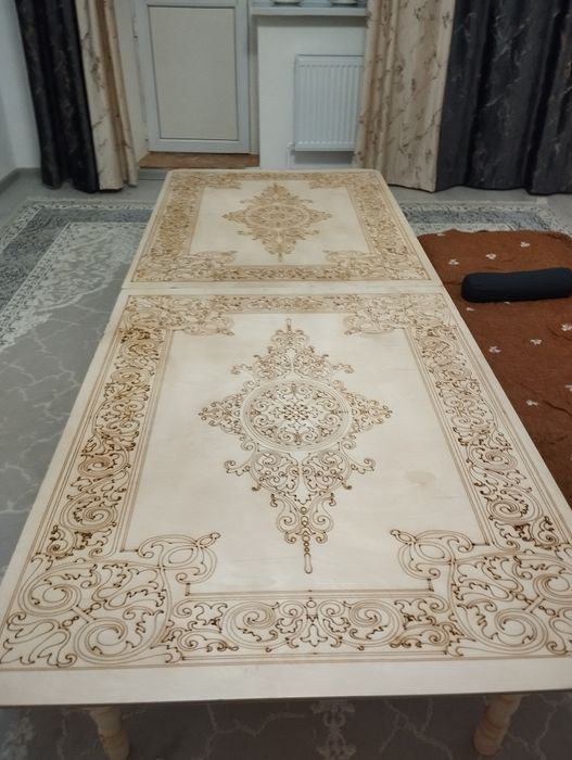 Продается стол срочно новый почти