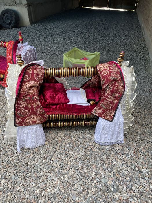 Beshik sotiladi srochna yengidey