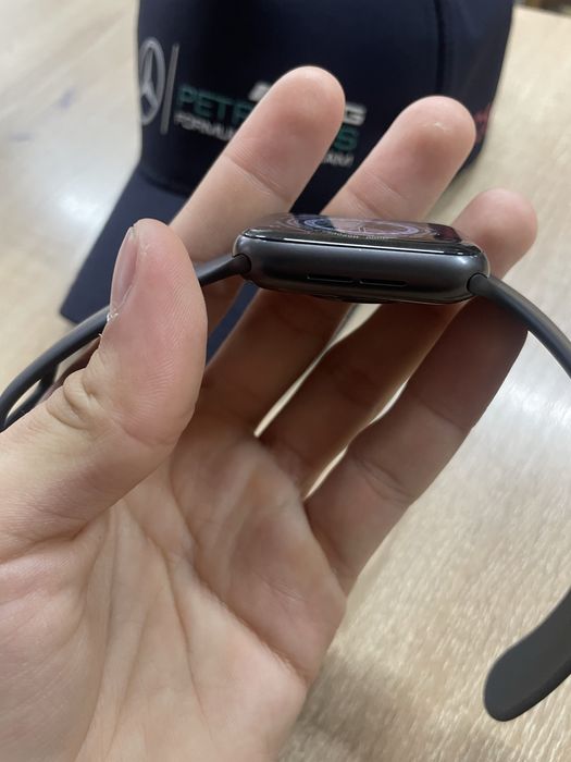 Apple Watch SE/44 arzon yaxshi