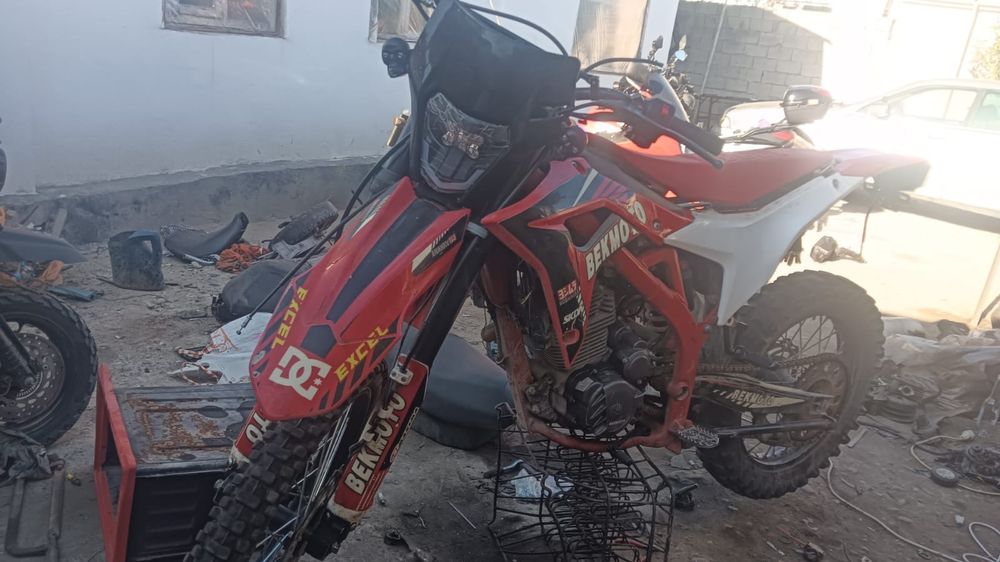 Продается эндуро 300куб