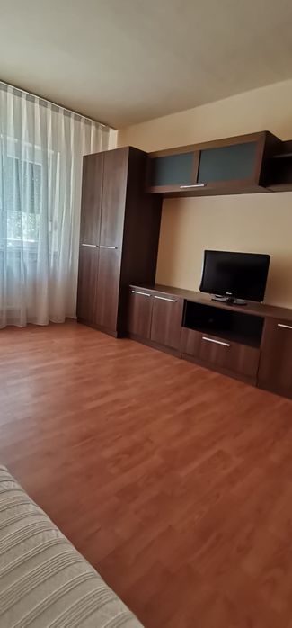 Închiriez apartament cu doua camere