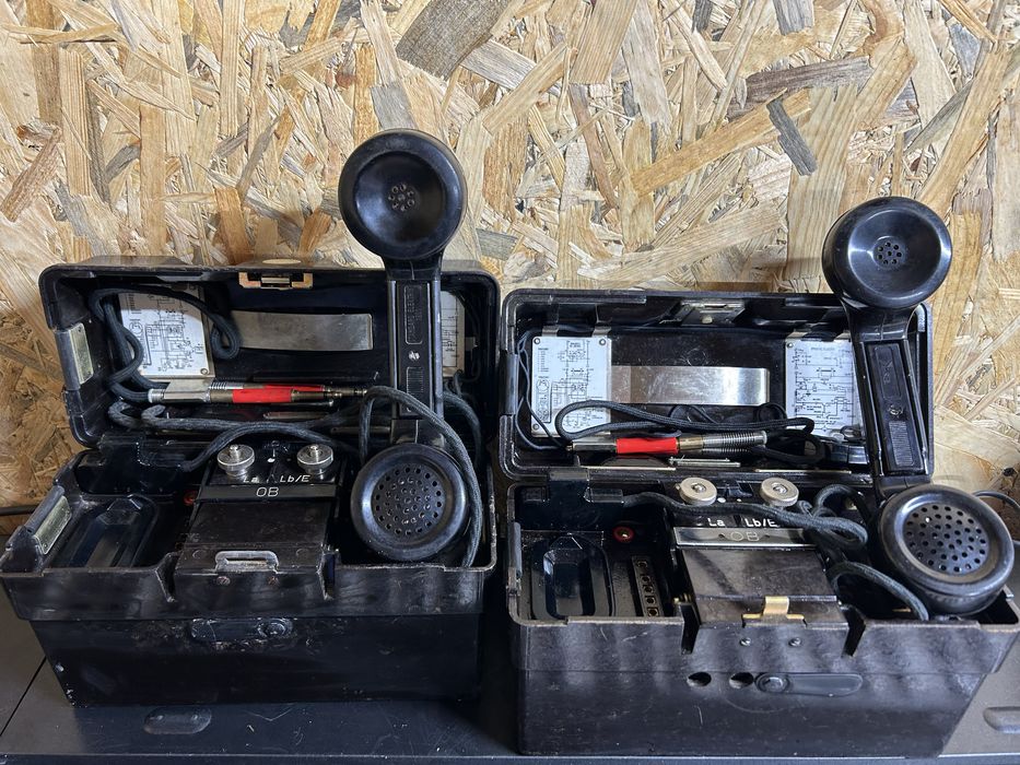 Set 2 telefoane militare