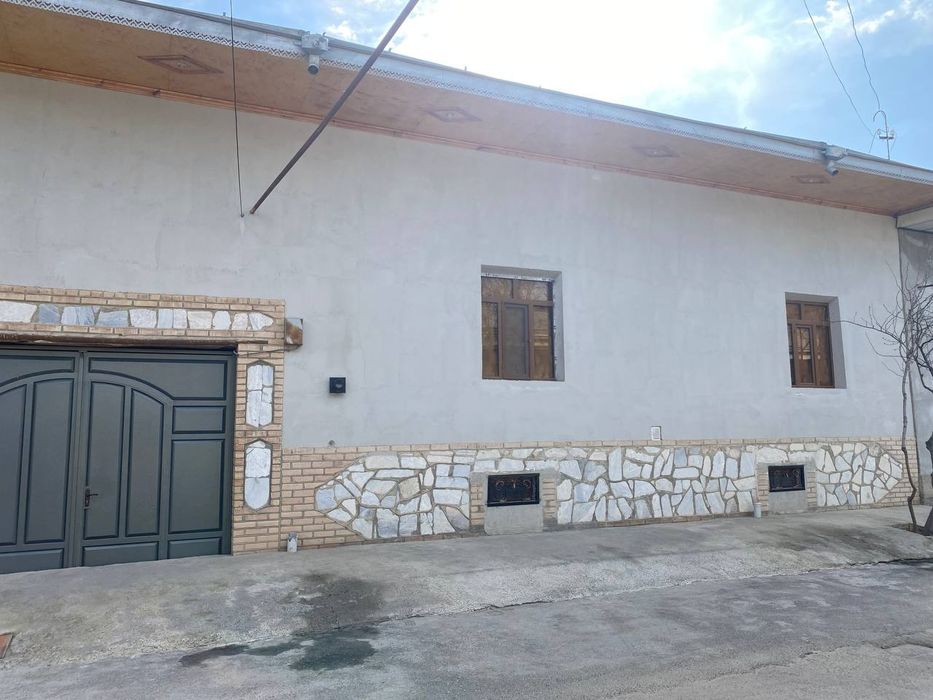 Сотилади 4 соток полтора этажка