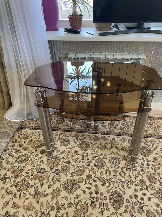 Столик журнальный стеклянный
