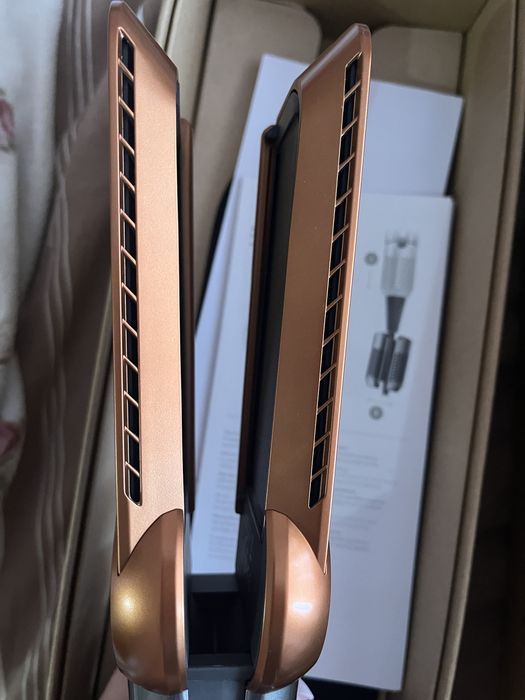 Сешоар-преса Dyson Airstrait