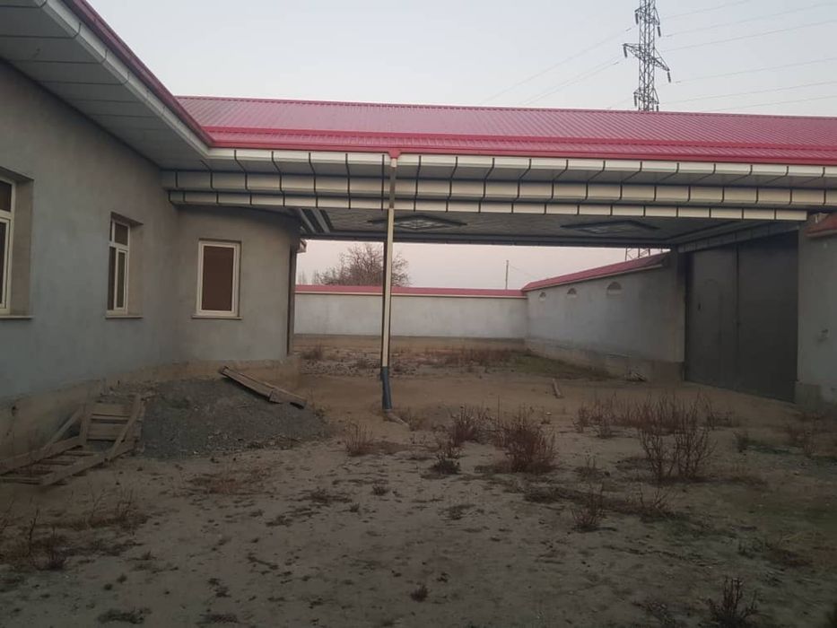 Хай-тек стилида курилган 9 хонали 20 соткали  уй сотилади