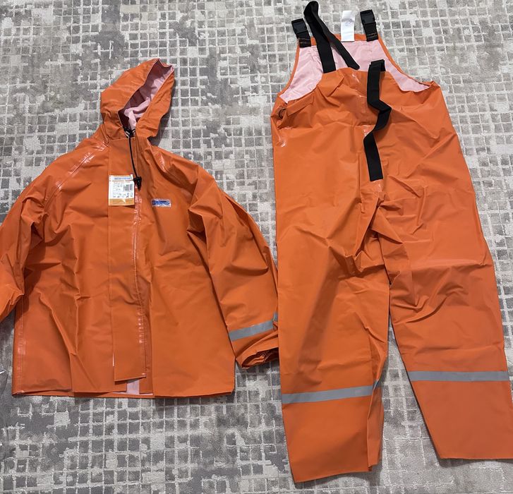 Воданепроницаемый костюм