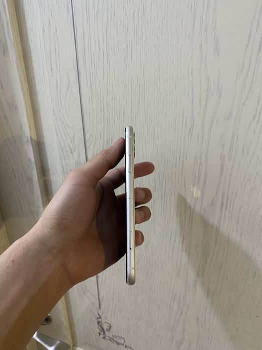 Продам iPhone 11 64gb в хорошем состоянии