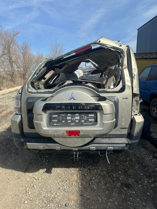 Разбор Митсубиси падджеро 4