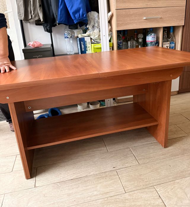 Дървена маса нова