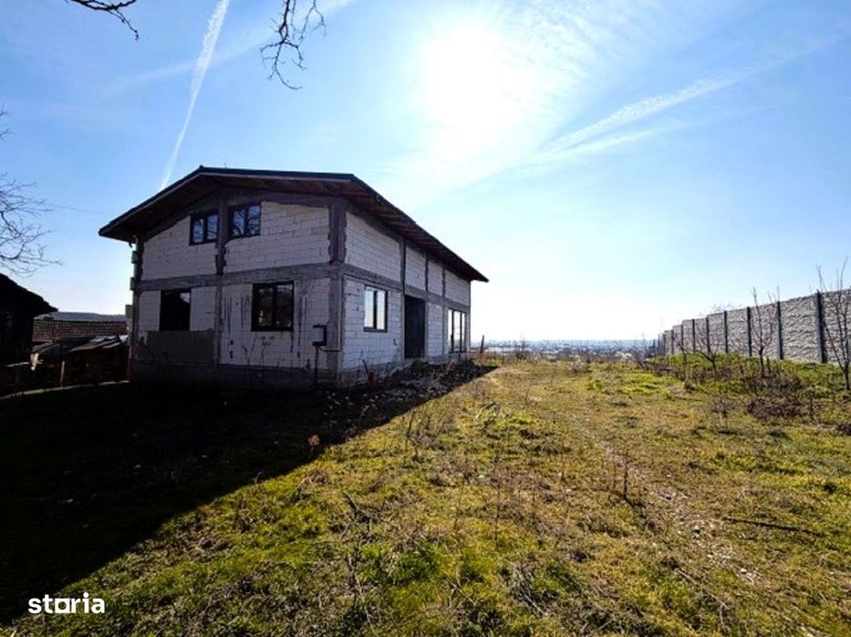 Casa noua 2024 P+M +casa existenta pe 1490 mp teren toate utilitatile