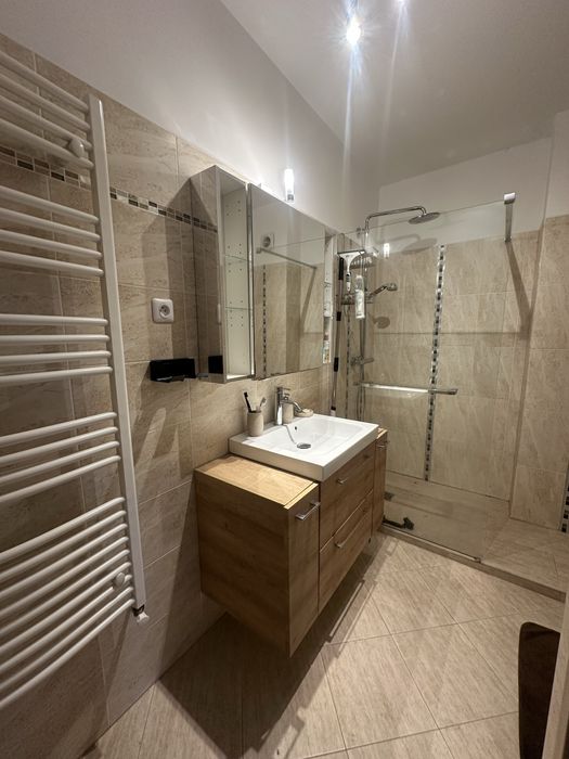 Apartament 3 camere de închiriat central, zona FSPAC