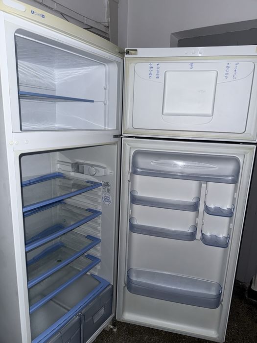 Vand Frigider indesit folosit