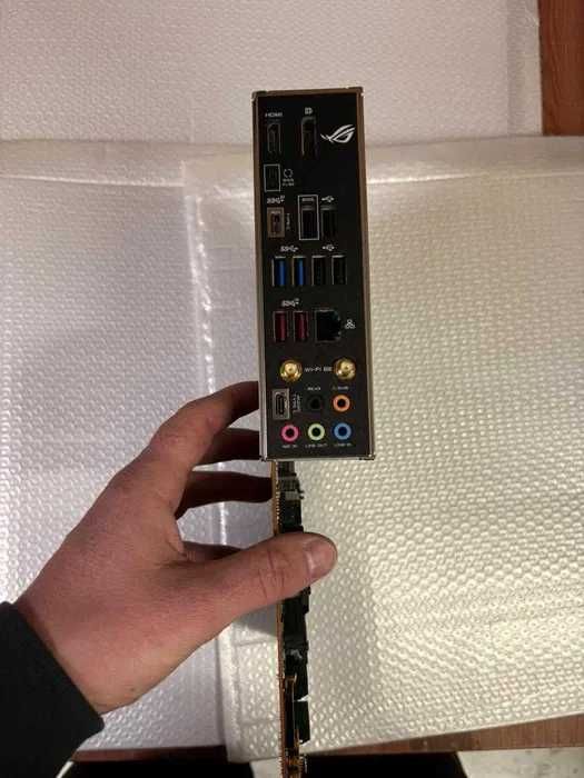 Материнская плата asus rog b560