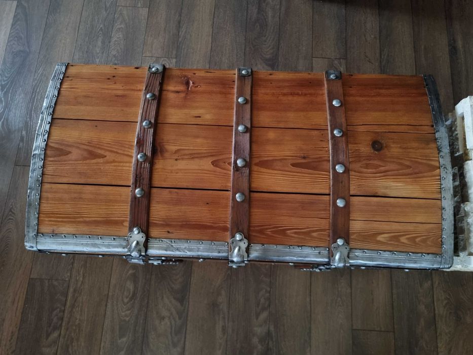 Стар дървен сандък/ракла/скрин