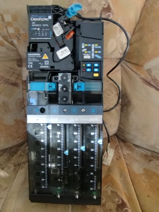 Зануси Спринг работеща